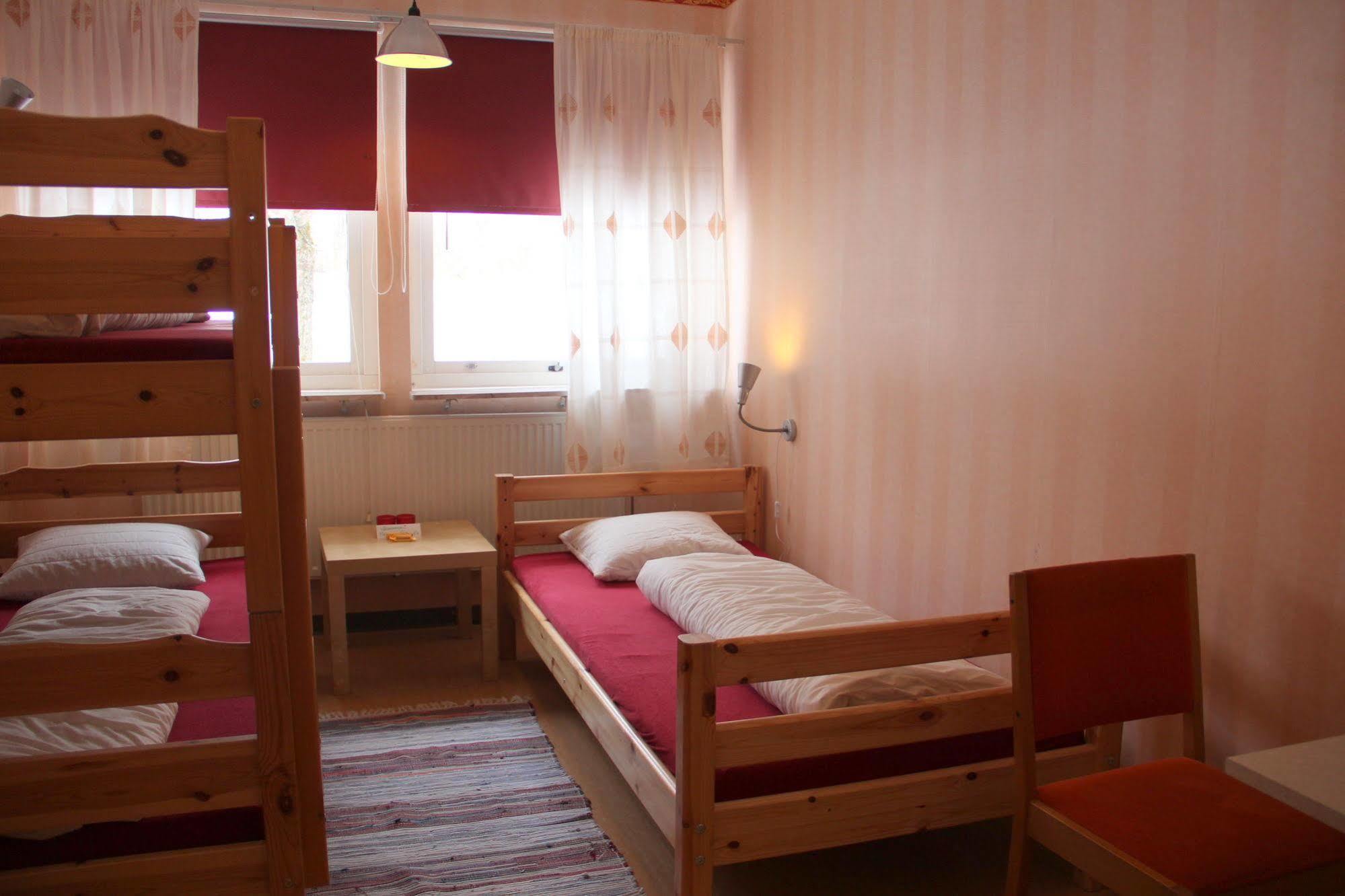 Haellefors Vandrarhem-Hostel & Kanotcenter Dış mekan fotoğraf