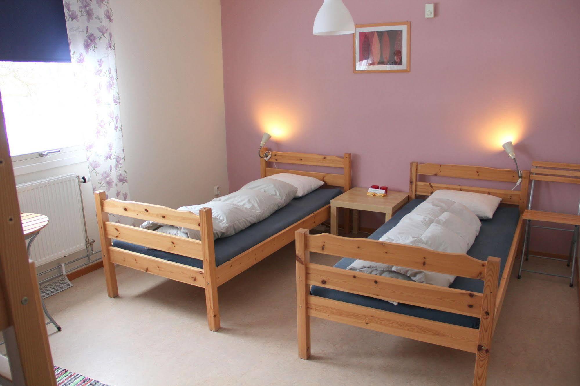 Haellefors Vandrarhem-Hostel & Kanotcenter Dış mekan fotoğraf