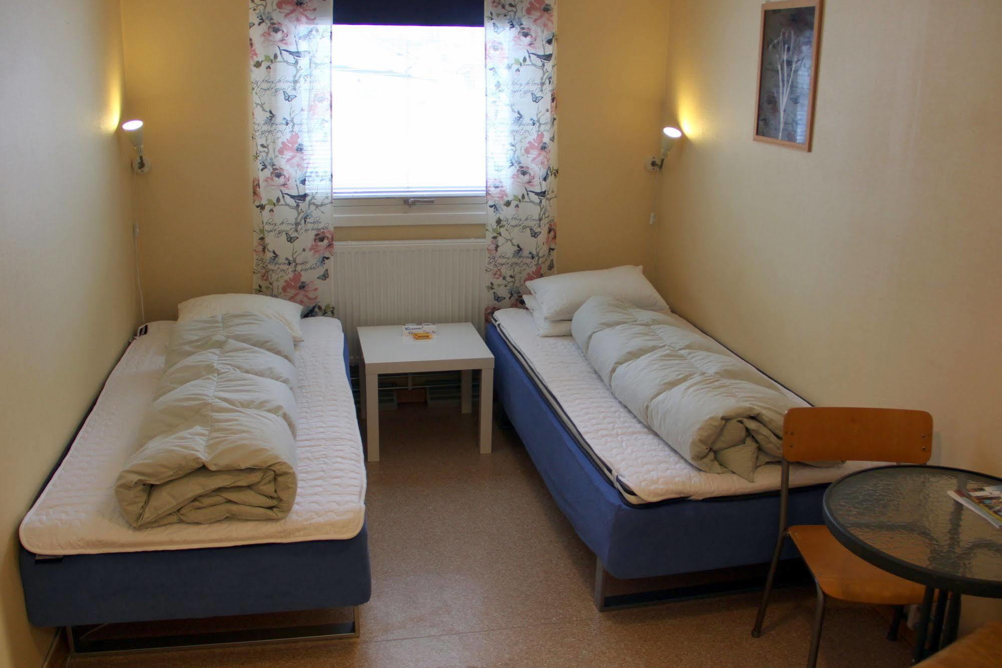 Haellefors Vandrarhem-Hostel & Kanotcenter Dış mekan fotoğraf